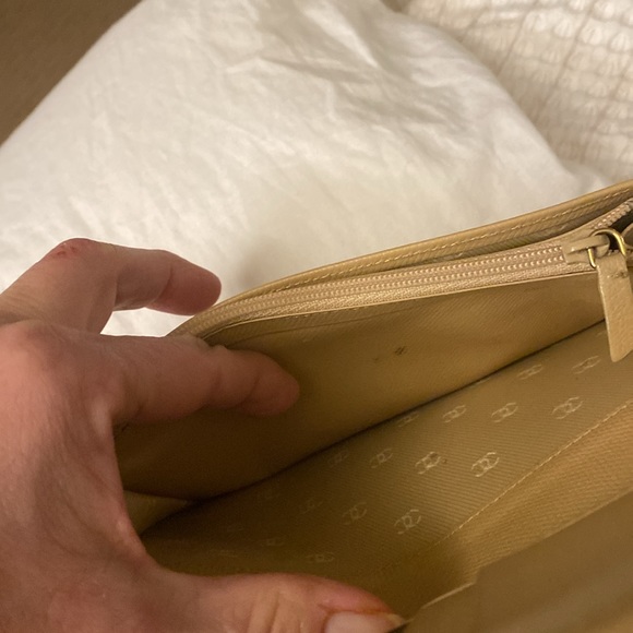 Chanel Wallet - Picture 6 of 17